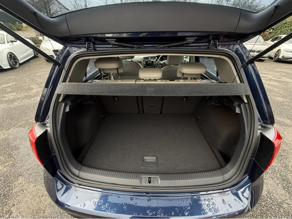 2015 Volkswagen Golf - image 8