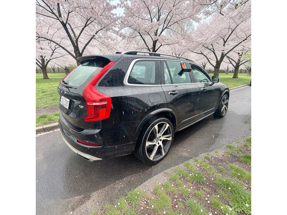 2016 Volvo XC90 - image 5