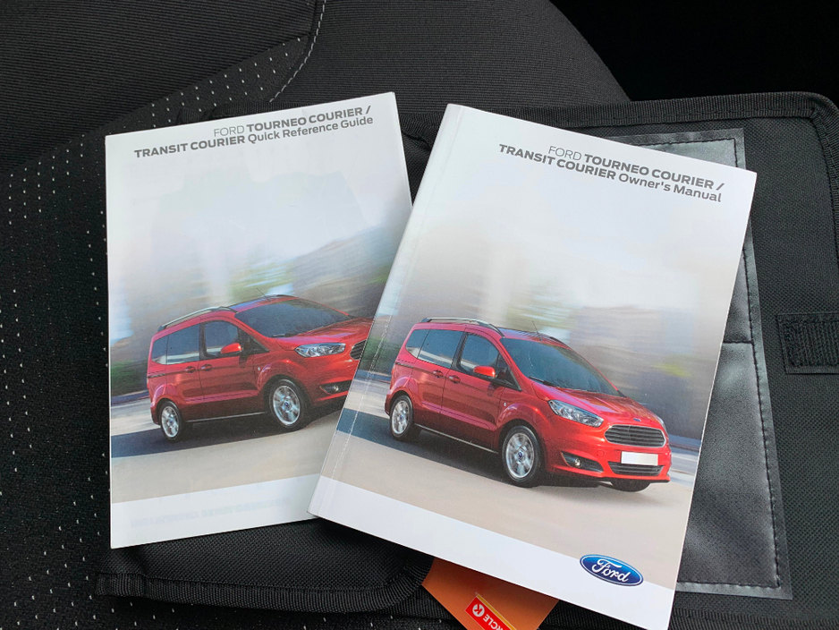 2018 Ford Transit Courier - image 24