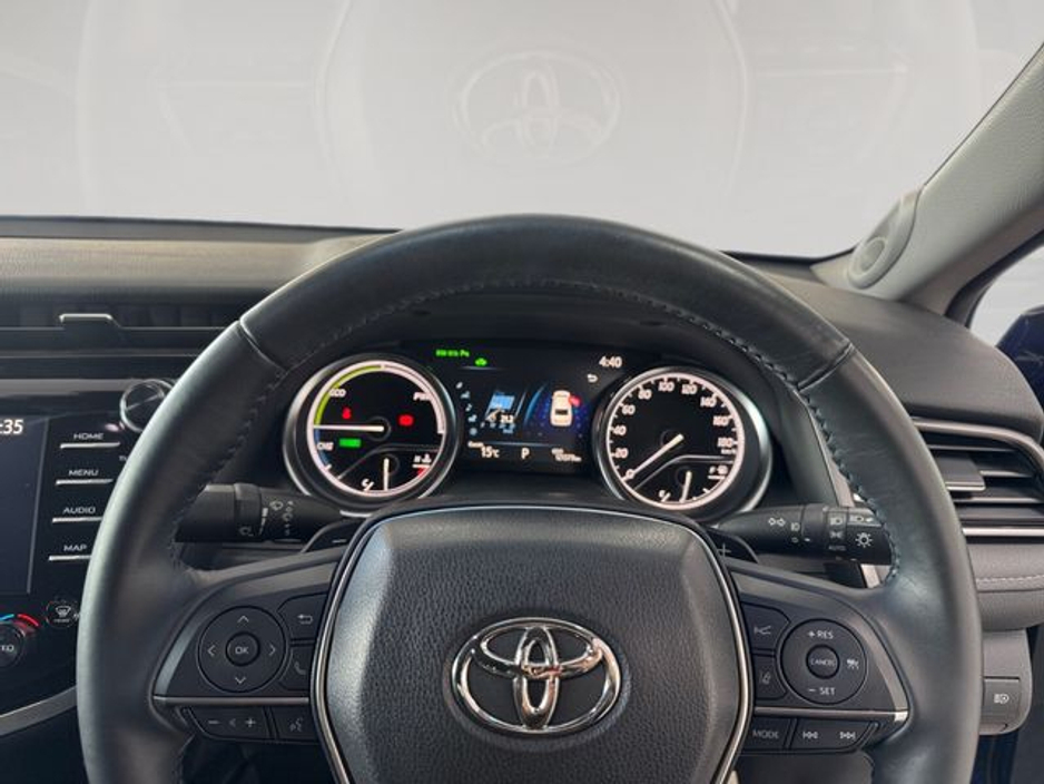 2020 Toyota Camry - image 13