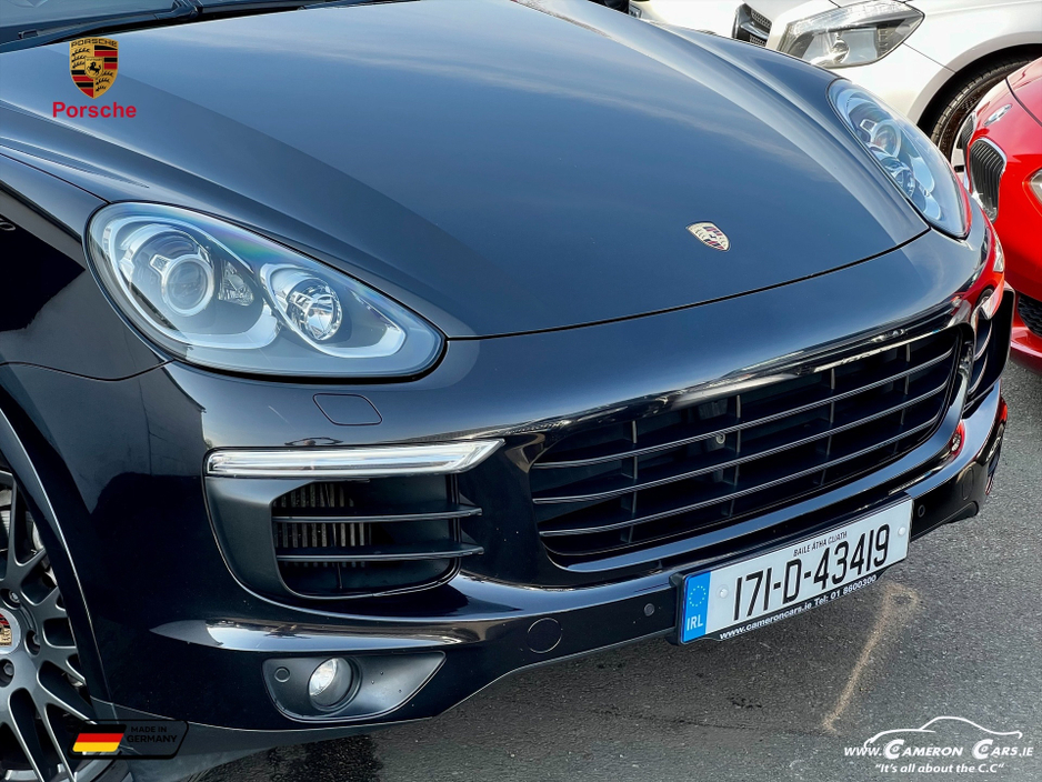 2017 Porsche Cayenne - image 9