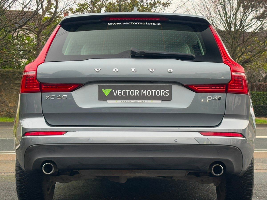 2018 Volvo XC60 - image 6