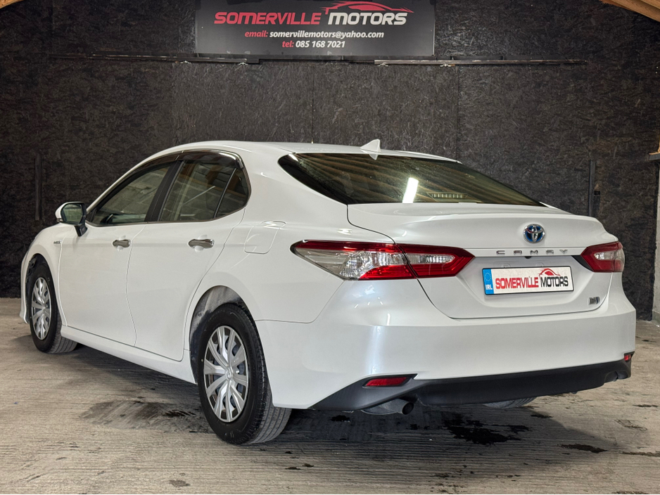 2020 Toyota Camry - image 5