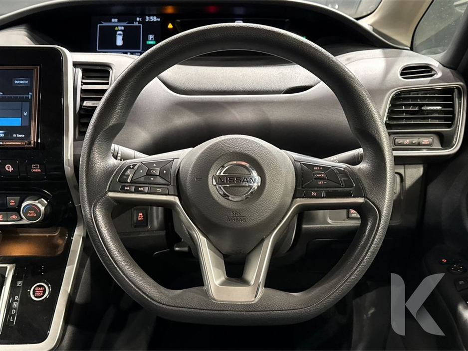 2018 Nissan Serena S-HYBRID 2.0L AUTOMATIC - MULTI FUNCTION STEERING WHEEL - CRUISE CONTROL - HEATING / AC CONTROLS - REVERSE CAMERA €19,950