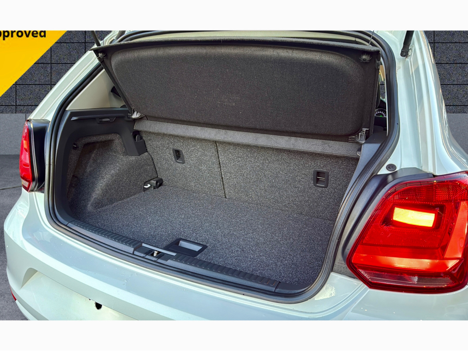 2016 Volkswagen Polo - image 22