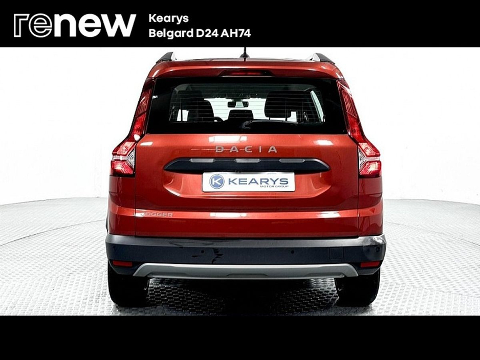 2022 Dacia Jogger - image 10