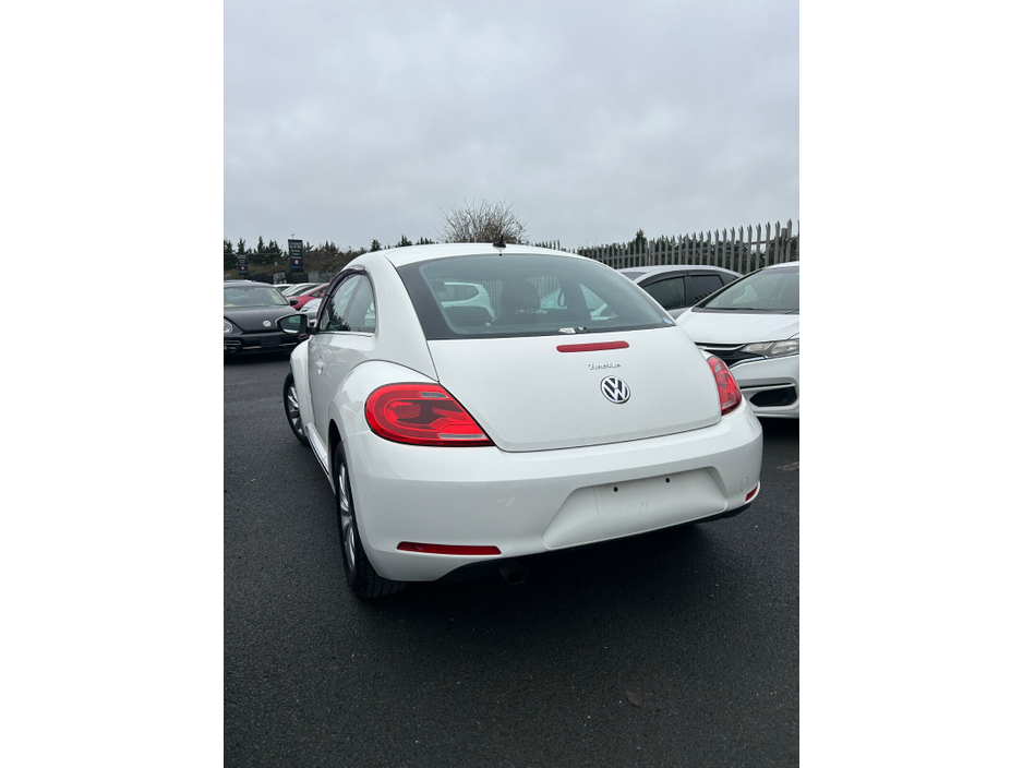 2013 Volkswagen Beetle  €10,950
