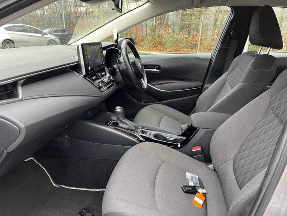 2022 Toyota Corolla - image 6