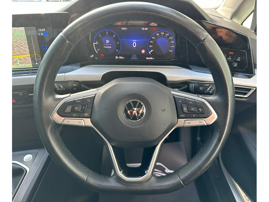 2022 Volkswagen Golf - image 20