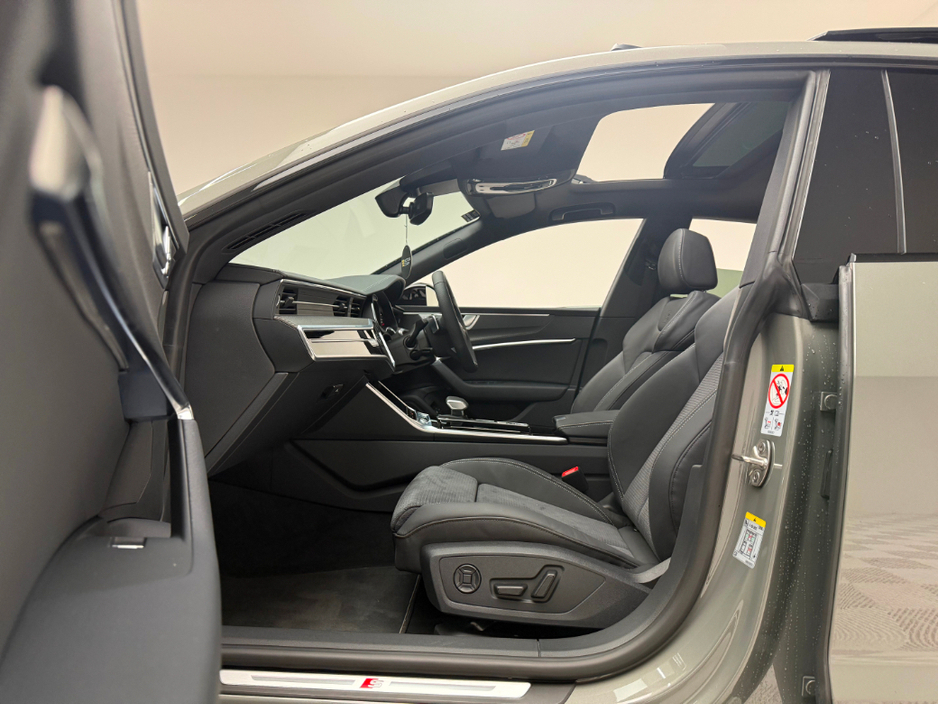 2025 Audi A7 50 TFSI E S LINE BLK ED QUATTRO *PAN ROOF* €79,990