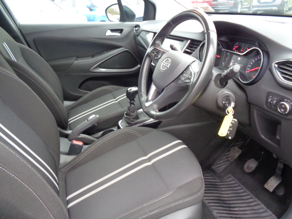 2023 Opel Crossland - image 6