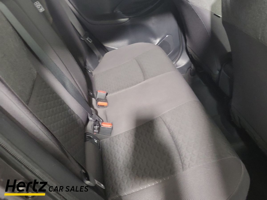 2023 Toyota Yaris Cross - image 17