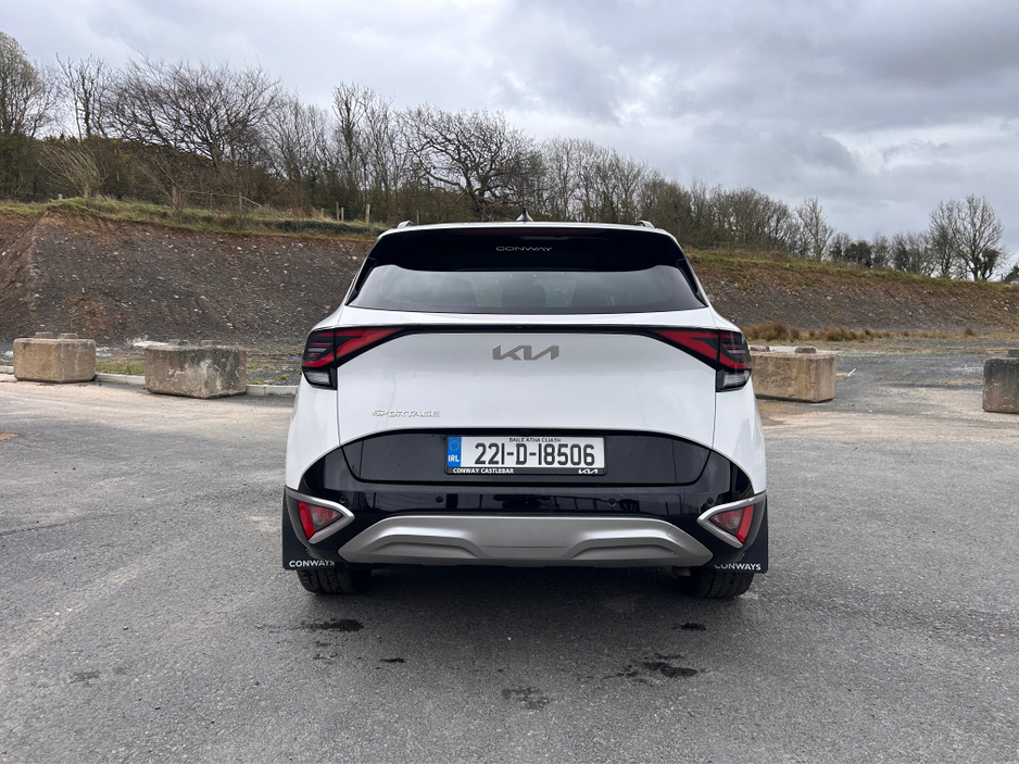 2022 Kia Sportage - image 6
