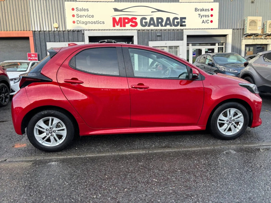2023 Toyota Yaris 1.5 Hybrid 5Dr Luna €18,500