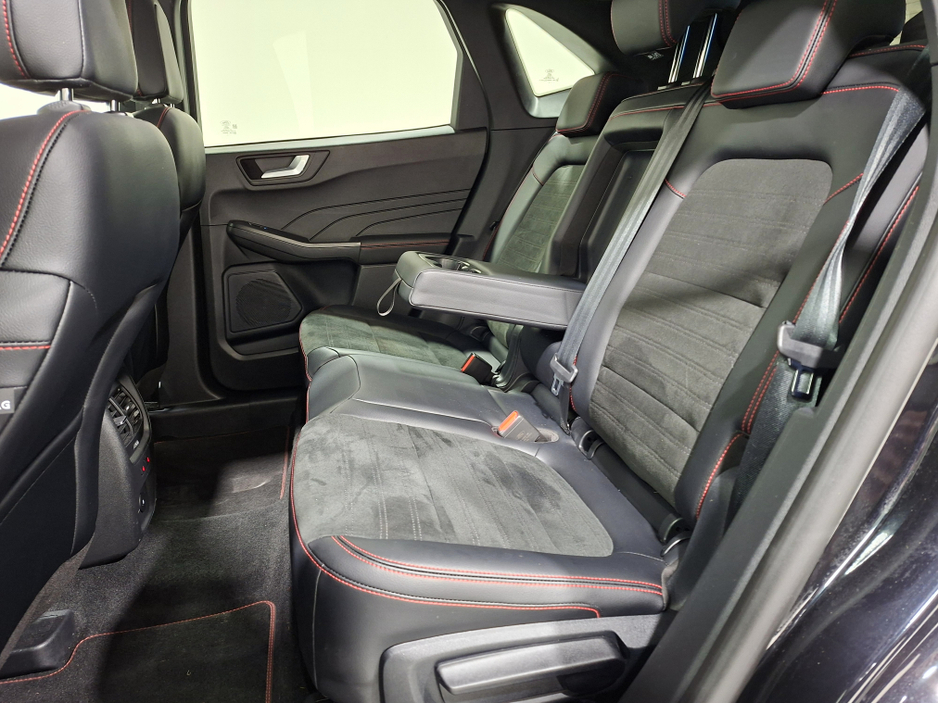 2023 Ford Kuga - image 23