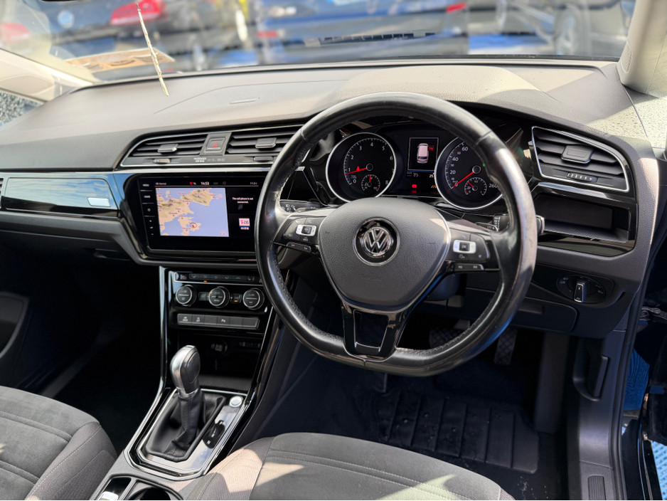 2017 Volkswagen Touran - image 18