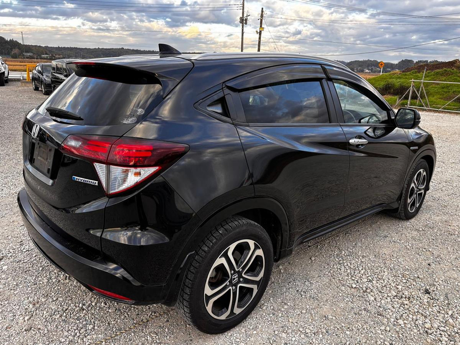 2015 Honda Vezel - image 11