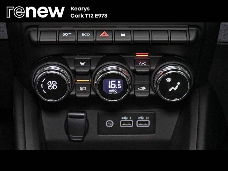 2025 Renault Clio - image 18