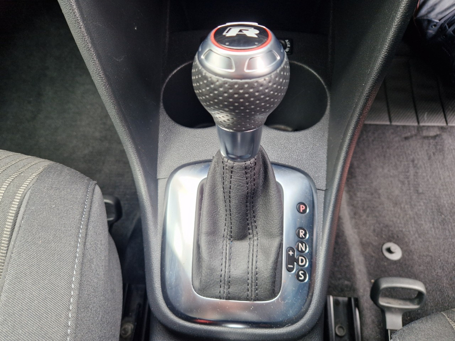 2010 Volkswagen Polo - image 30