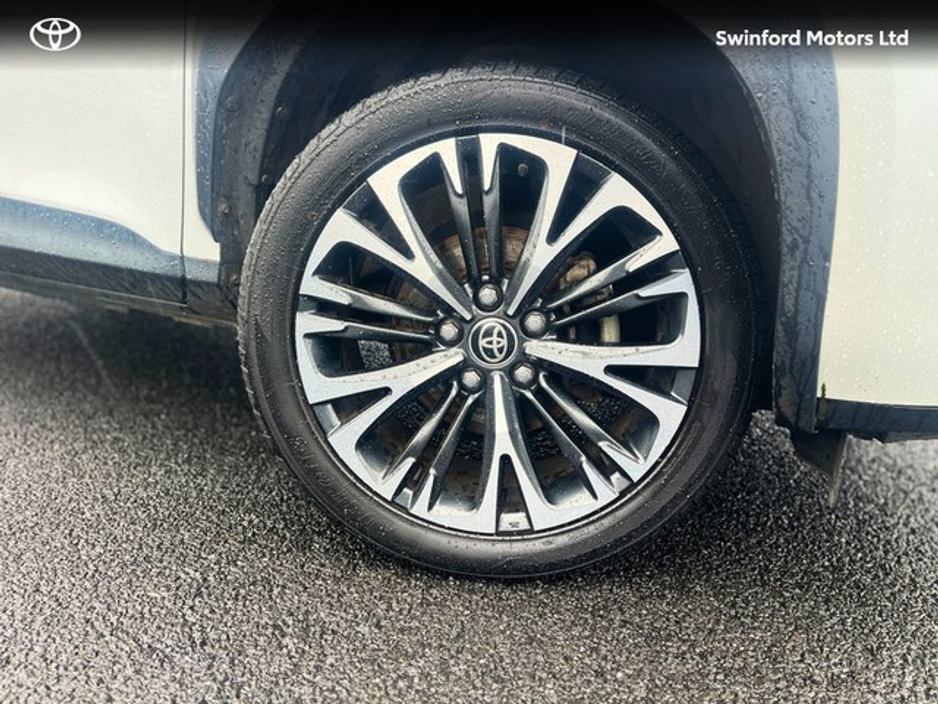 2022 Toyota Yaris Cross - image 12