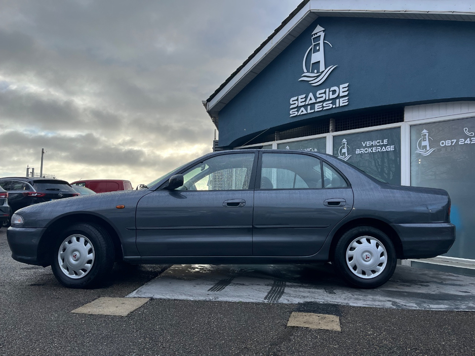 1994 Mitsubishi Galant - image 2