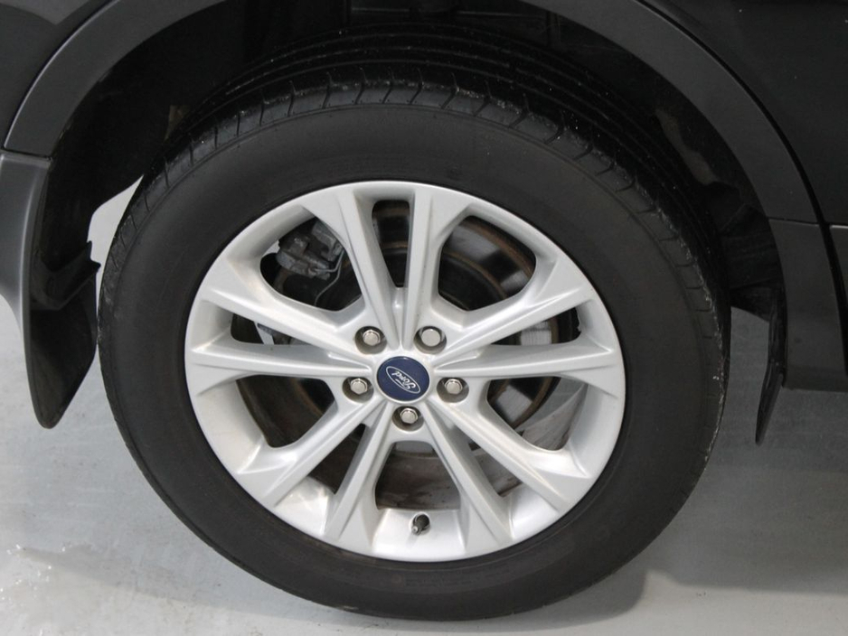 2019 Ford Kuga - image 29