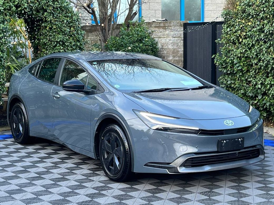 2024 Toyota Prius 1.8 HYBRID // LIKE NEW 3, 000 KM // DIGITAL CLUSTER // ADAPTIVE CRUISE CONTROL €29,950