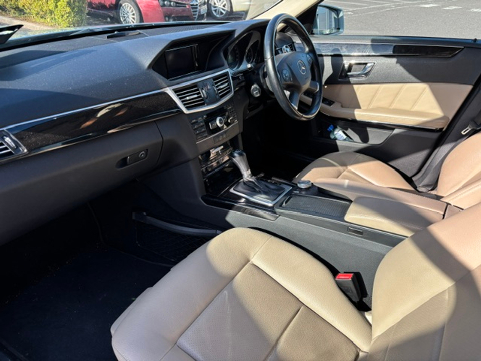 2011 Mercedes-Benz E Class - image 13