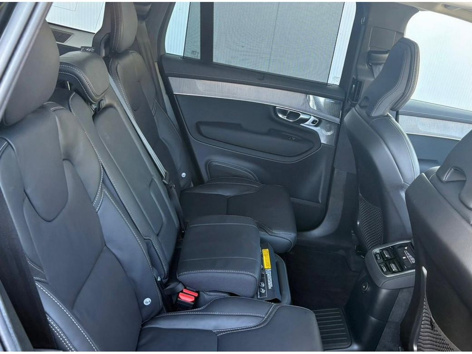 2025 Volvo XC90 T8 ULTRA DARK AWD