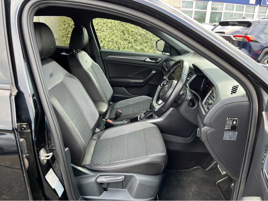 2020 Volkswagen T-Roc R-LINE AUTOMATIC 2.0 DIESEL //HALF LEATHER SEATS//KEYLESS ENRTY//ADAPTIVE CRUISE CONTROL//REVESE CAMERA// €25,950