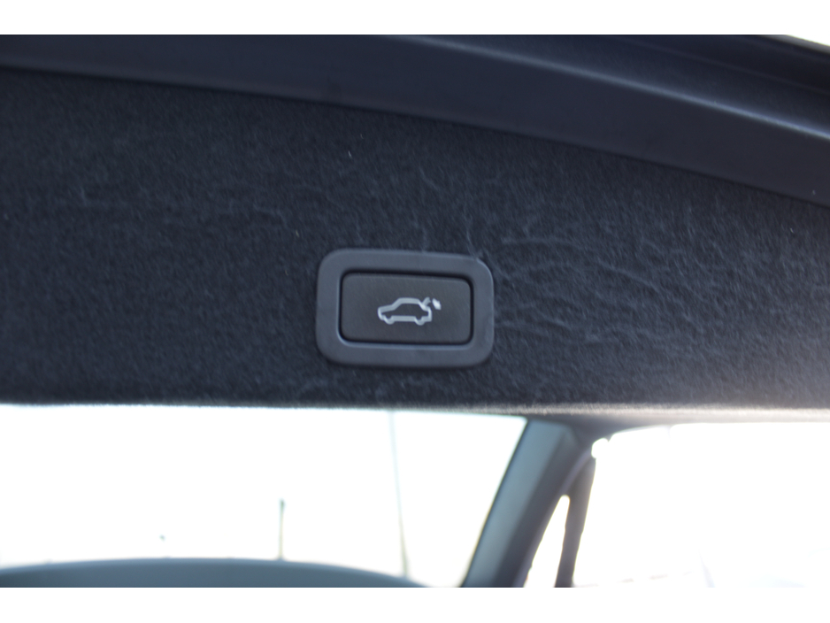 2016 Volvo XC60 - image 19