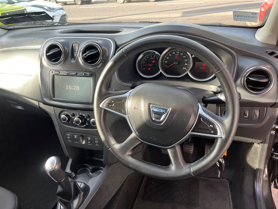 2020 Dacia Sandero - image 6