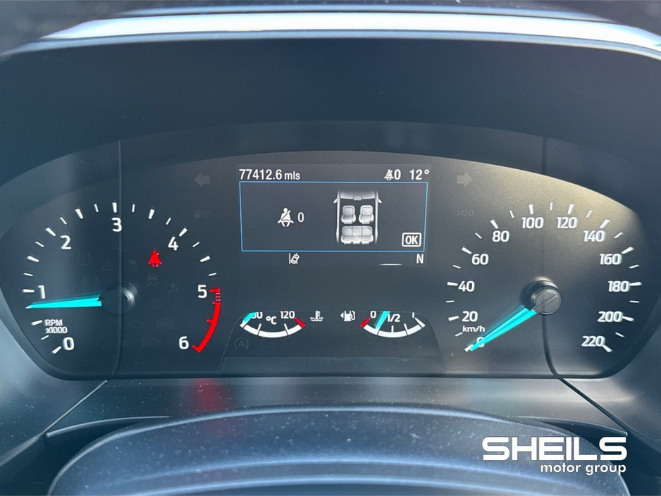 2020 Ford Kuga - image 11