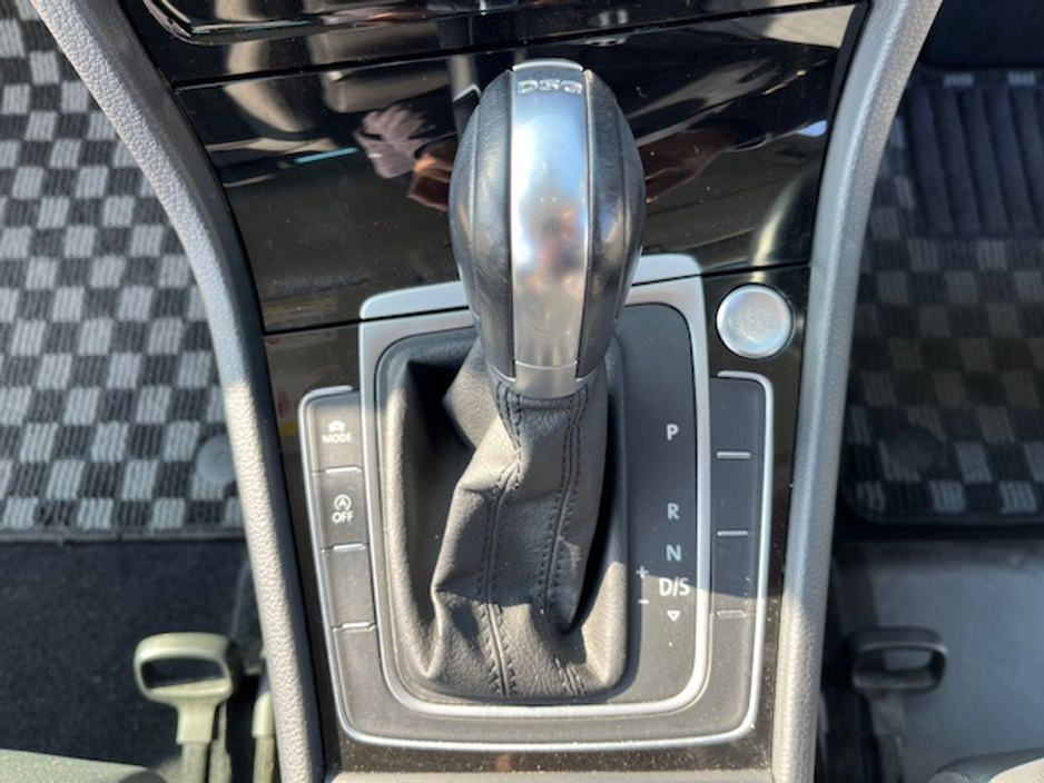 2019 Volkswagen Golf - image 14