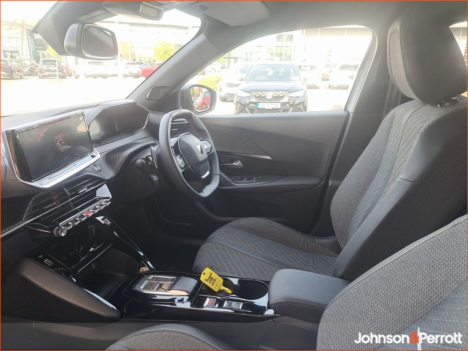 2025 Peugeot 2008 HYBRID 145BHP e-DCS6 Allure €33,900