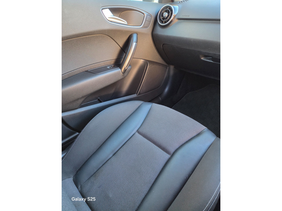 2017 Audi A1 - image 14