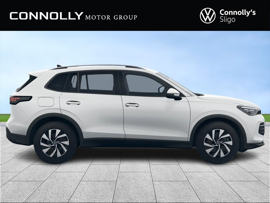 2026 Volkswagen Tiguan - image 3