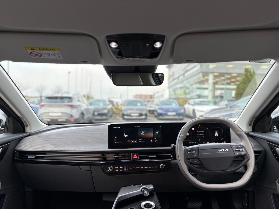 2025 Kia EV6 - image 12