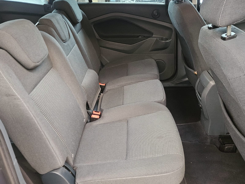 2015 Ford Grand C-Max - image 6