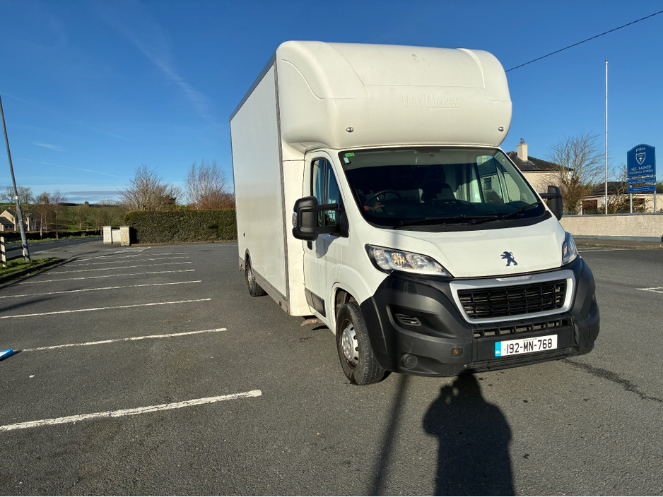 2019 Peugeot Boxer - image 3