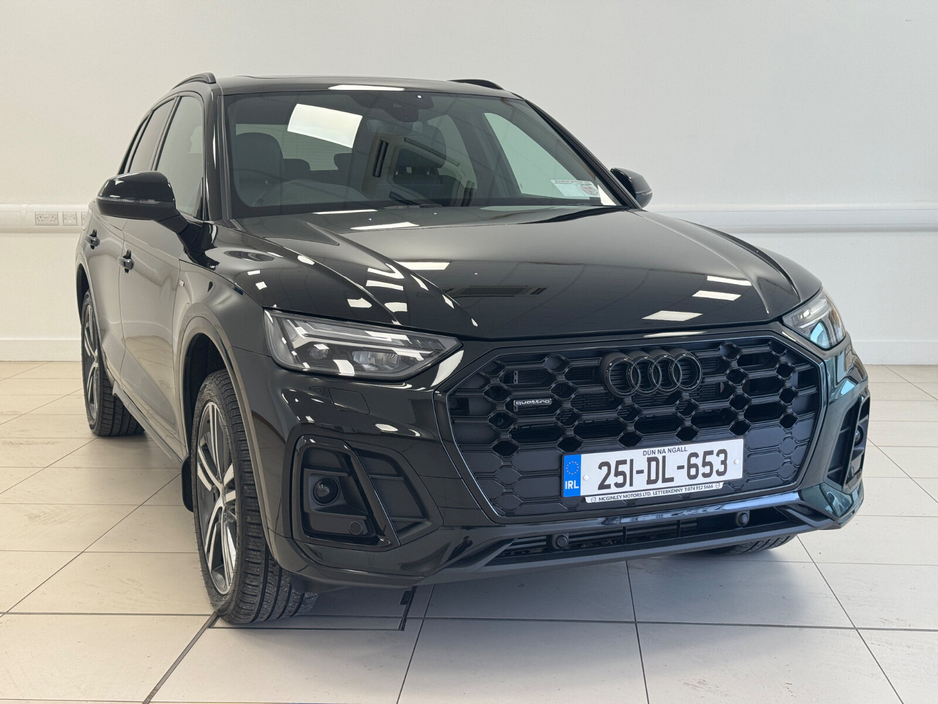 2025 Audi Q5 50 TFSI e 299HP S tronic quattro S Line €61,950