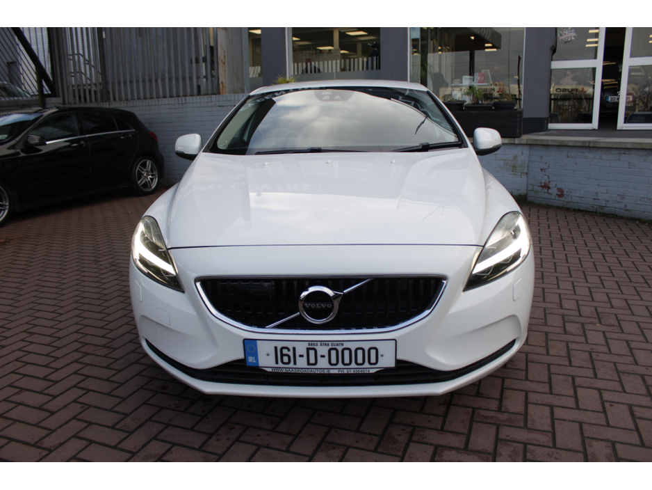2016 Volvo V40 2.0D4 SPORT 5DR HATCHBACK AUTO HUGE SPEC  // 1 OWNER CAR // AS NEW CONDITION THROUGHOUT // BUY WITH CONFIDENCE AA AND SIMI APPROVED DEALER 2025 // FINANCE ARRANGED // €14,950