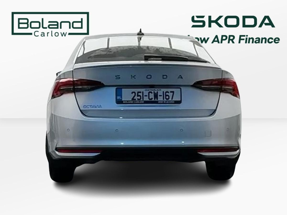 2025 Skoda Octavia - image 12