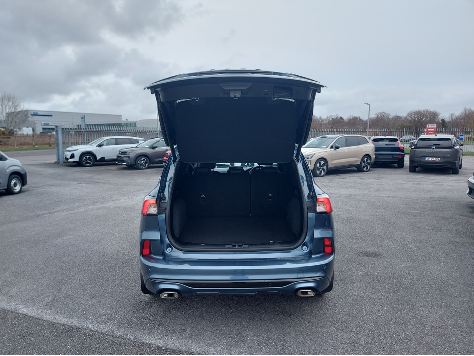 2022 Ford Kuga - image 14