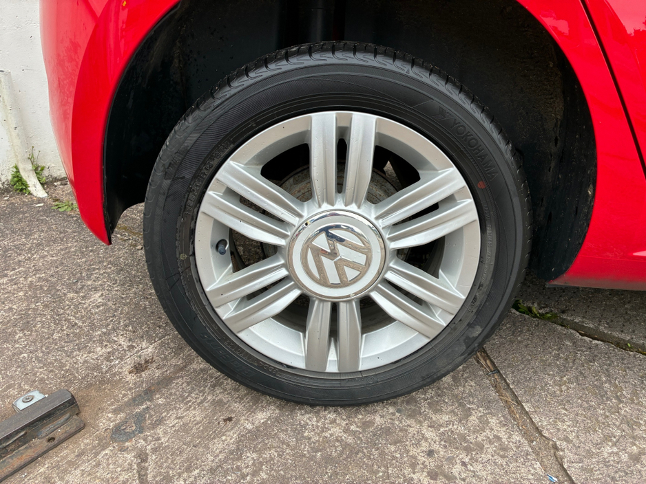 2018 Volkswagen up! - image 22