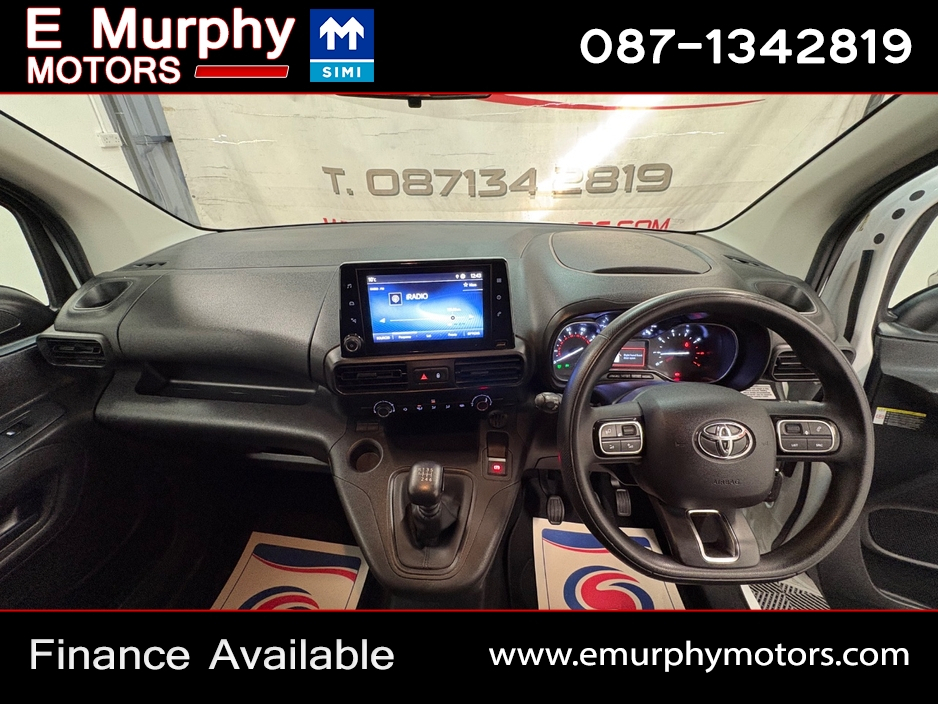 2021 Toyota Proace - image 14