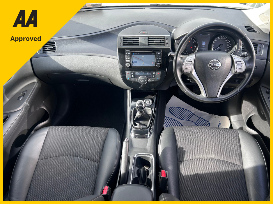 2017 Nissan Pulsar - image 2