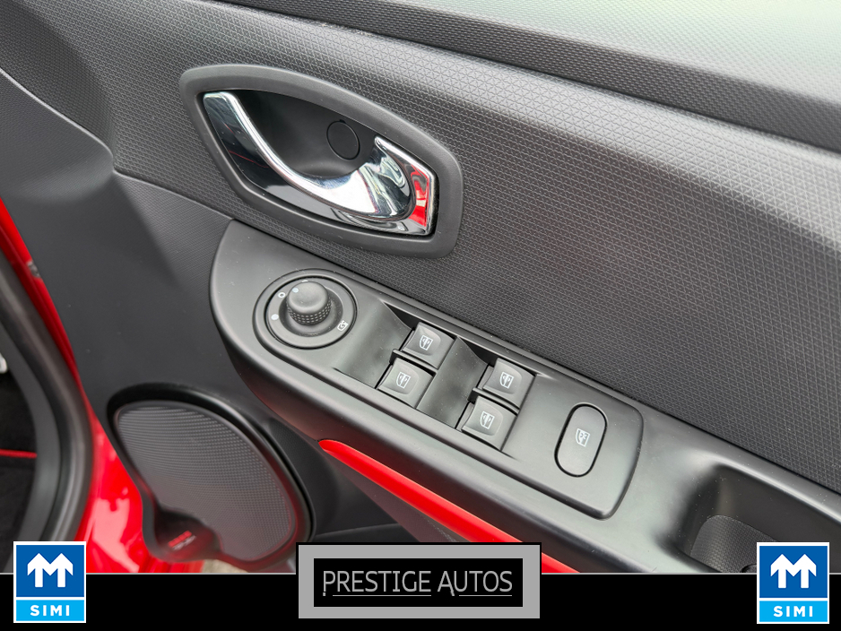 2014 Renault Clio - image 28