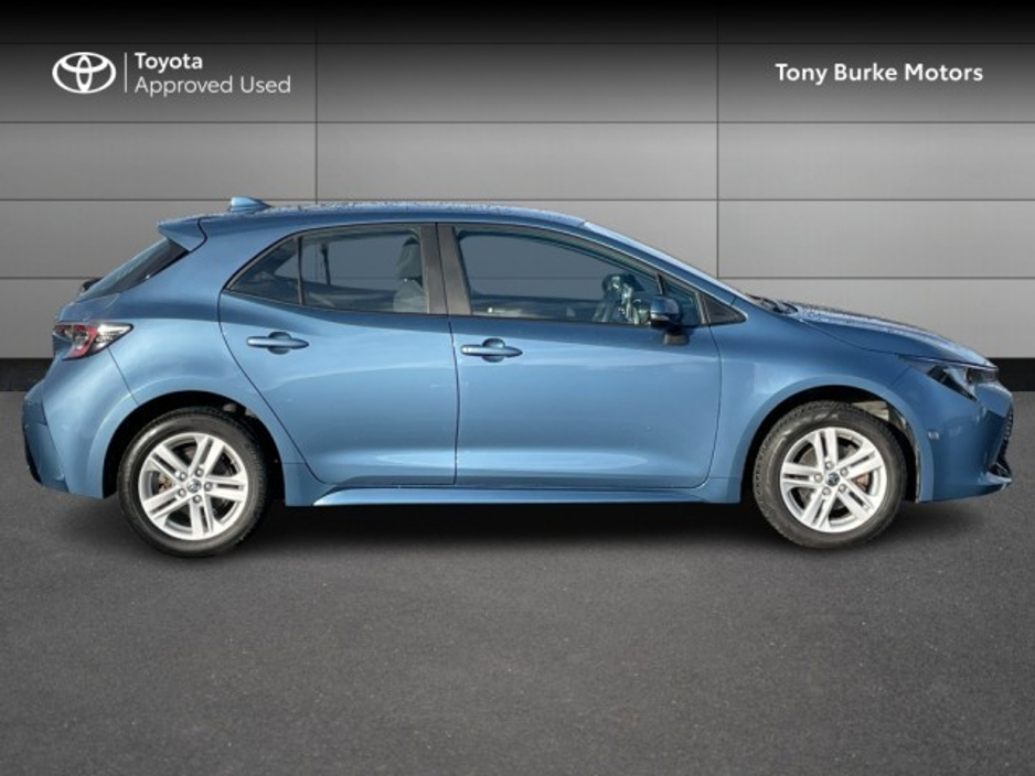 2022 Toyota Corolla Hatchback 5dr Hybrid - Luna Edition - 1.8 Automatic - EUR 170 Road Tax - Great Value - 1 Owner // Remote Central Locking // Front Electric Windows // Rear Electric Windows // Electric Mirrors // Apple €24,895