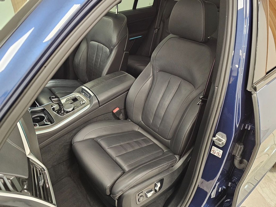 2022 BMW X5 - image 20